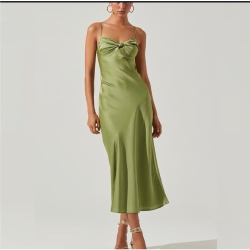 ASTR the Label Mariela Green Satin‎ Midi Summer Slip Dress NWT Lrg HOCO Stretch